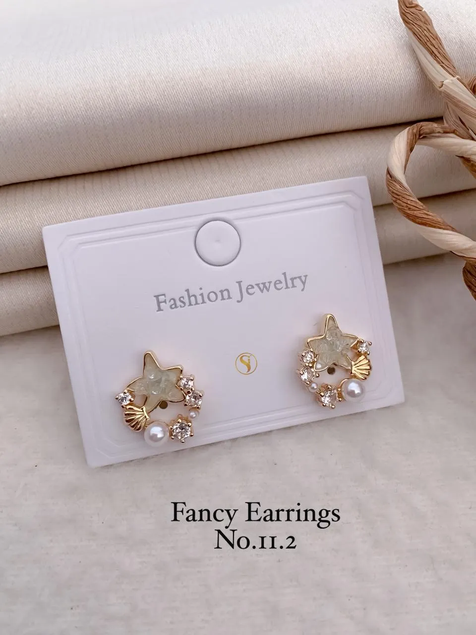 Star shell pearl crystal stud earrings