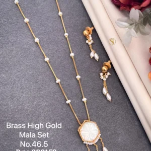 Brass high gold mala set with carved pearl centre design