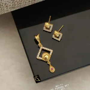 square frame ad gold pendant set with stone drop