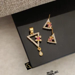 Triangular floral ad pendant set for modern women