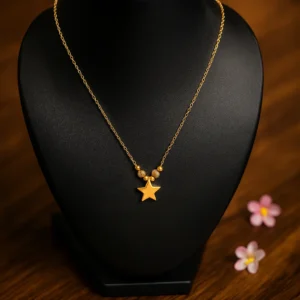 Classic Gold Star Pendant Necklace With Modern Chain Design