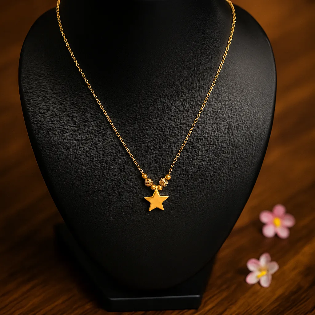 Classic Gold Star Pendant Necklace With Modern Chain Design