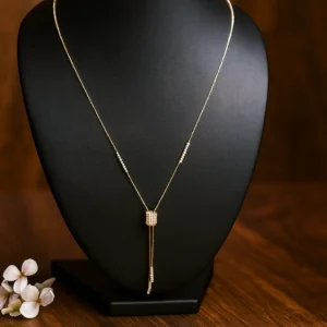 Clover mother of pearl pendant necklace with designer chain in gold polish
